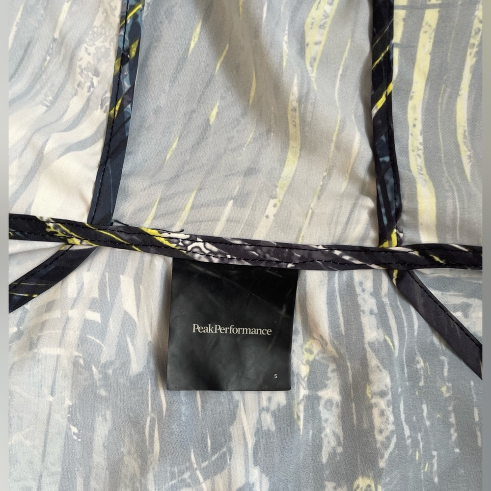 Peak Performance Fremont athletic Jacket - Picture 6 of 8